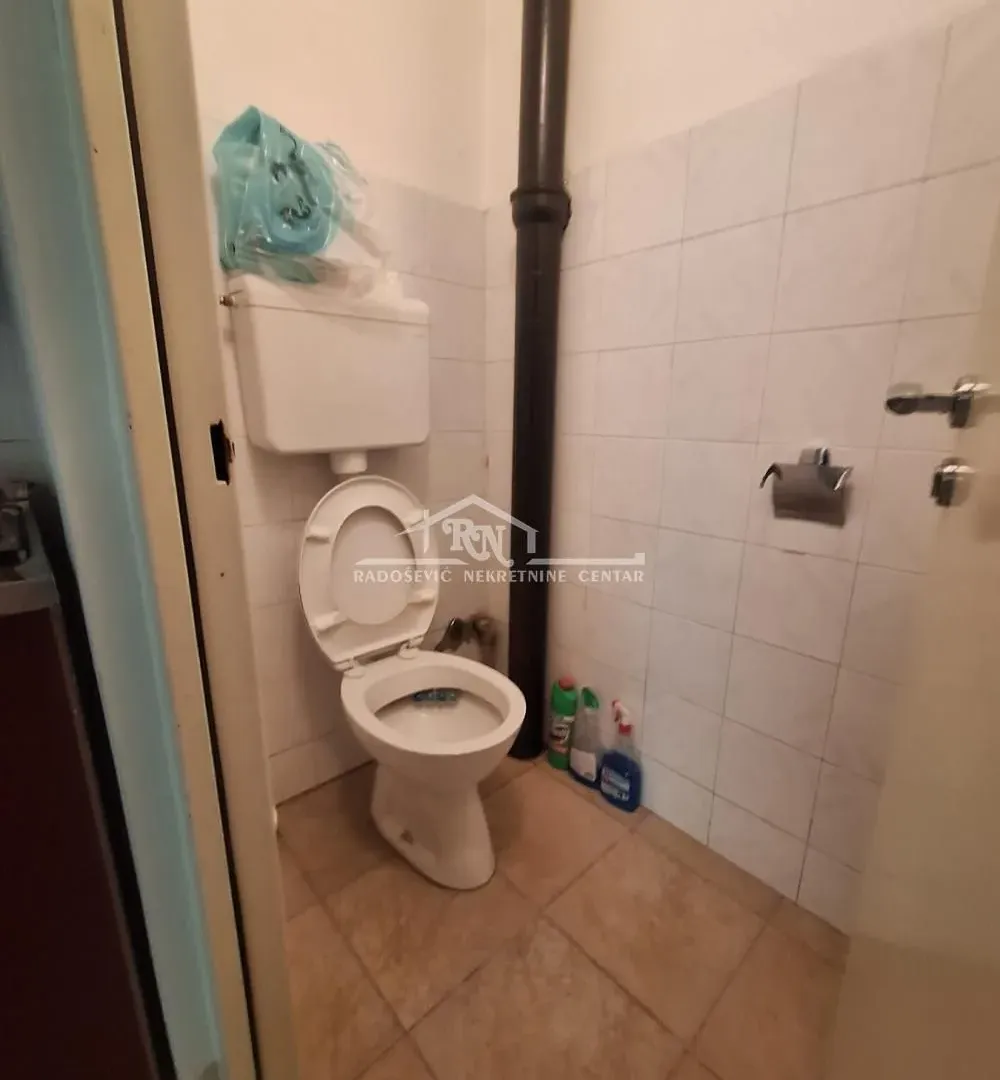 Izdavanje, poslovni prostor, 34m², Banovo Brdo, Beograd