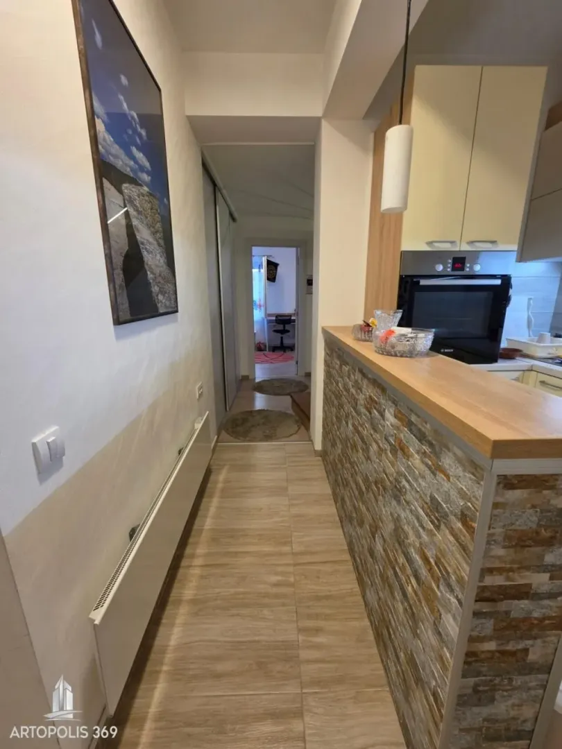 Prodaja, trosoban stan, 62m², Bajlonijeva Pijaca, Beograd