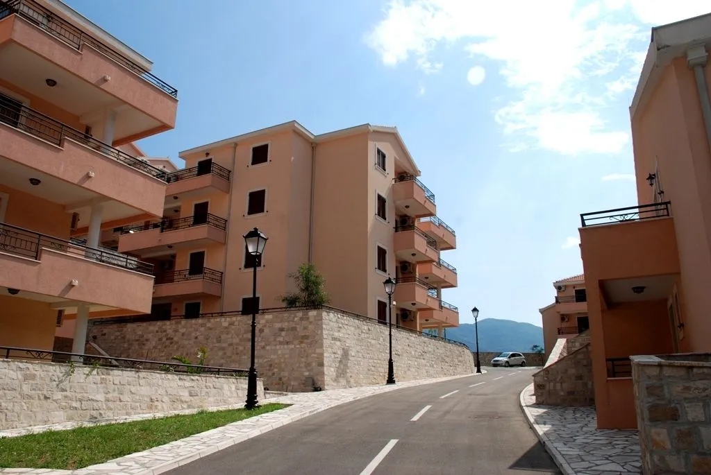 Prodaja, stan, 57m², Risan, Kotor