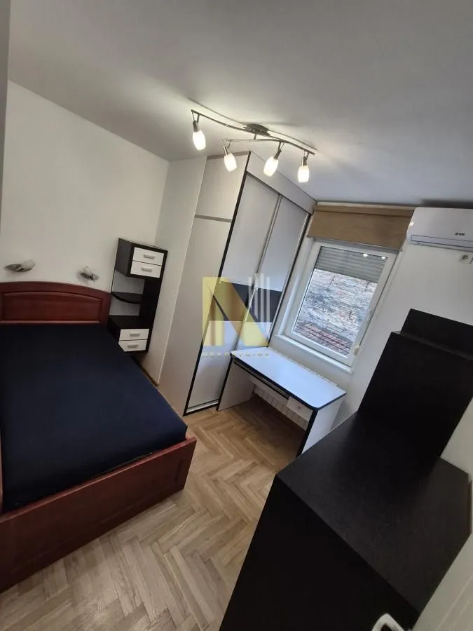 Izdavanje, četvorosoban stan, 89m², Socijalno, Novi Sad Sve Podlokacije