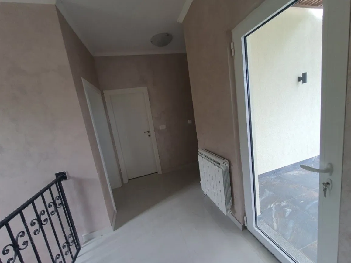 Prodaja, kuća, 180m², Gornja Gorica, Podgorica