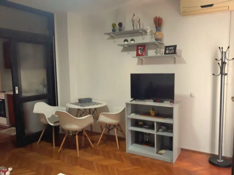 Izdavanje, garsonjera, 30m², Bar, Crna Gora