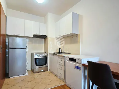 Prodaja, jednosoban stan, 40m², Stari Aerodrom, Podgorica - image 4