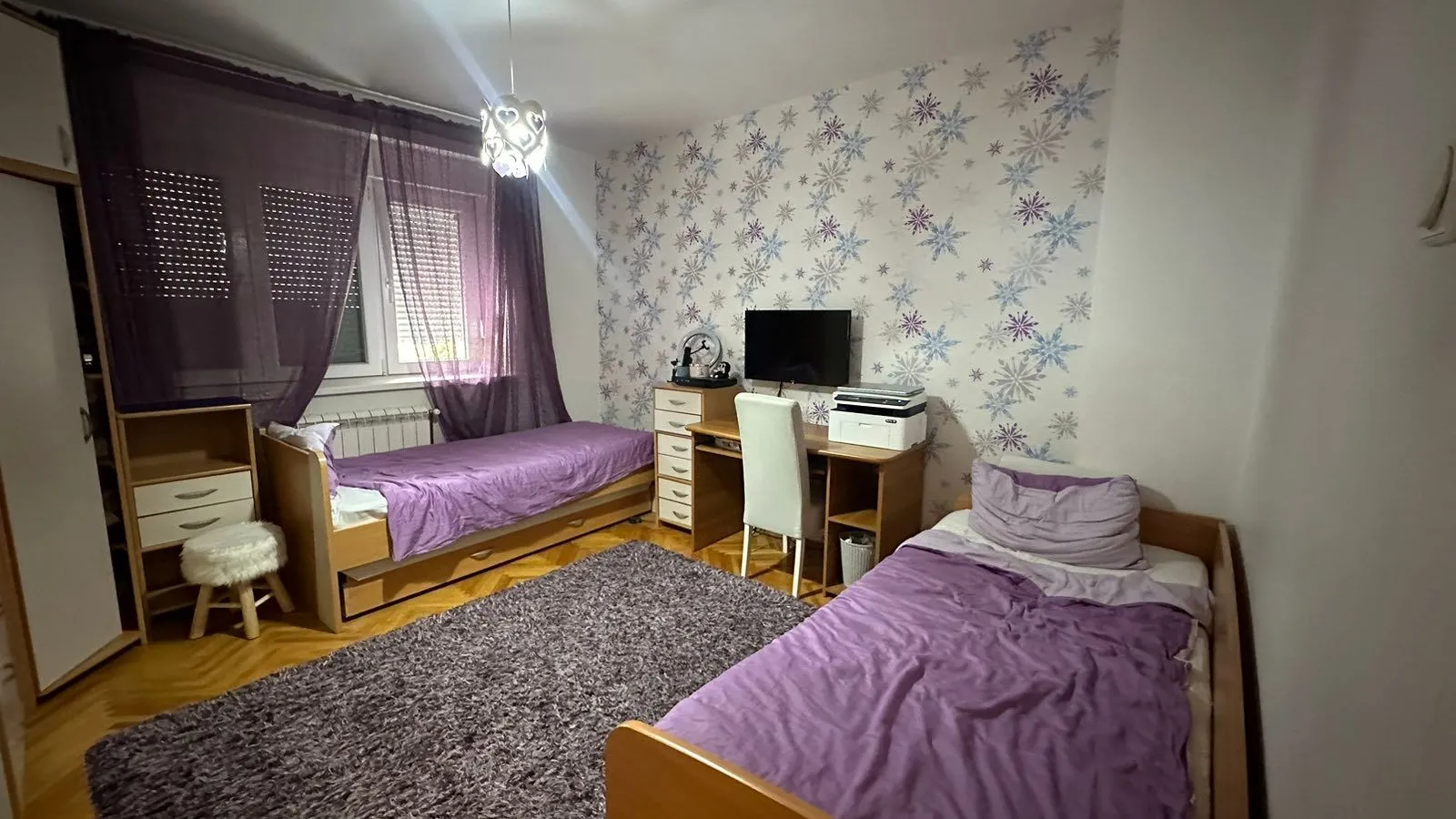 Izdavanje, kuća, 340m², Gorica C, Podgorica