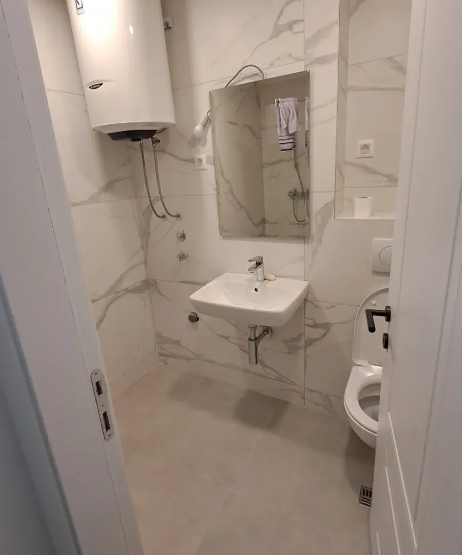 Izdavanje, jednosoban stan, 45m², Stari Aerodrom, Podgorica