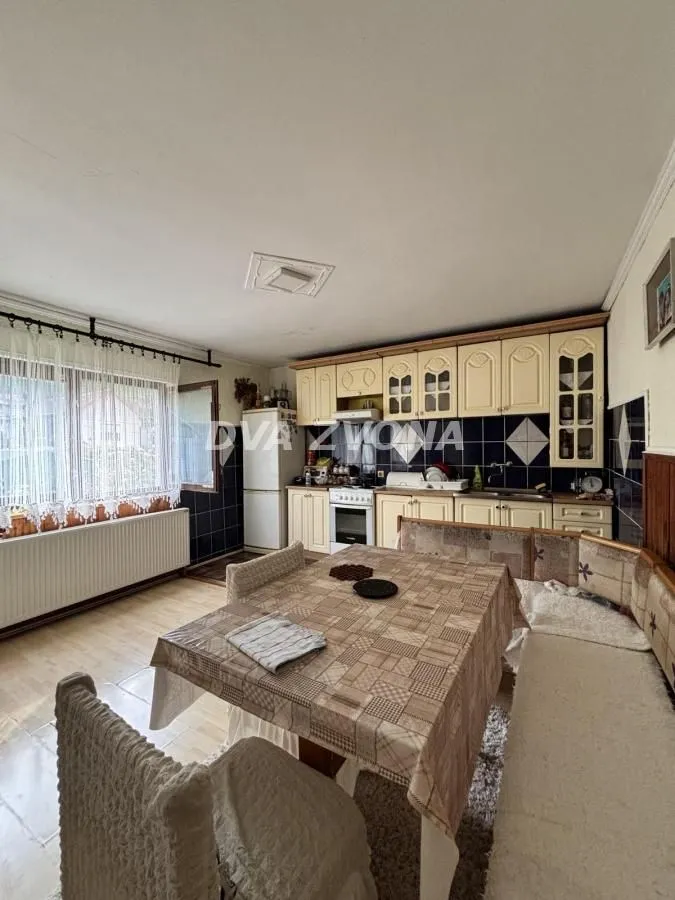 Prodaja, kuća, 202m², Čortanovci, Inđija