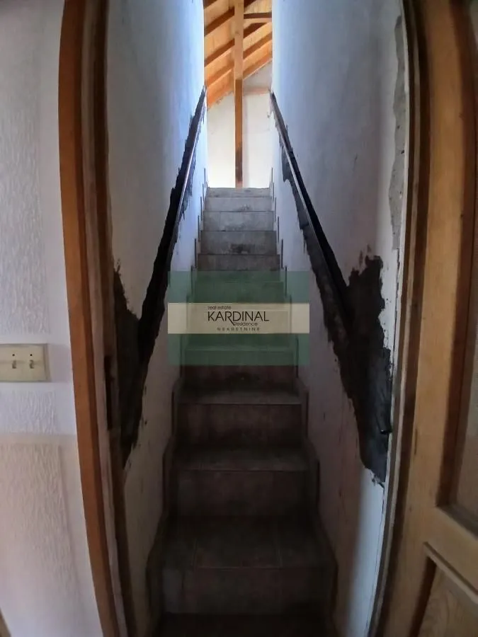 Sale, house, 536m², XI Kongres, Paraćin