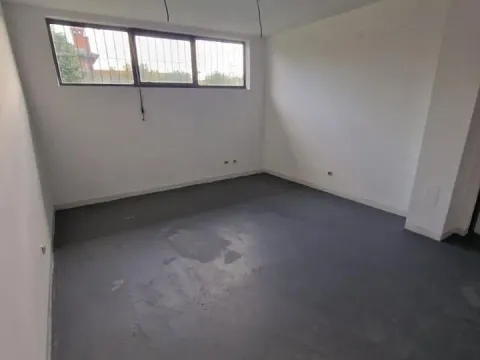 Izdavanje, poslovni prostor, 52m², Zemun Kalvarija, Zemun Sve Podlokacije - image 5