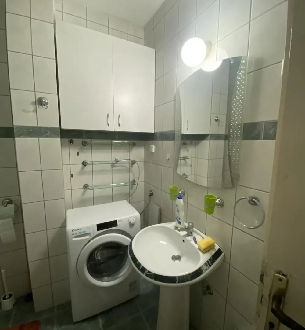 Izdavanje, trosoban stan, 80m², Olimp, Zvezdara Sve Podlokacije