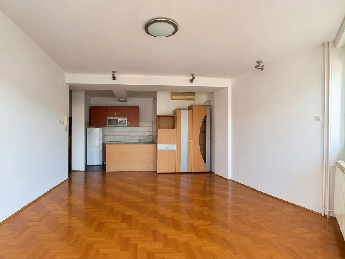 Prodaja, dvosoban stan, 41m², Profesorska Kolonija, Palilula Sve Podlokacije