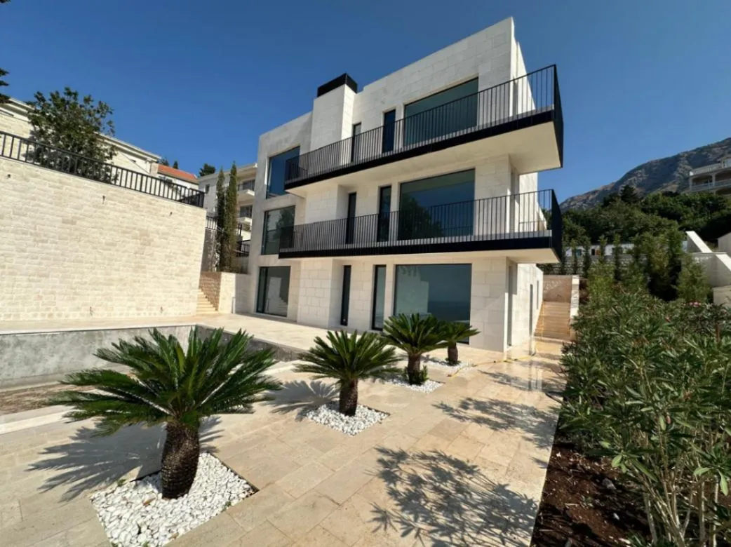 Sale, house, 443m², Reževići, Budva