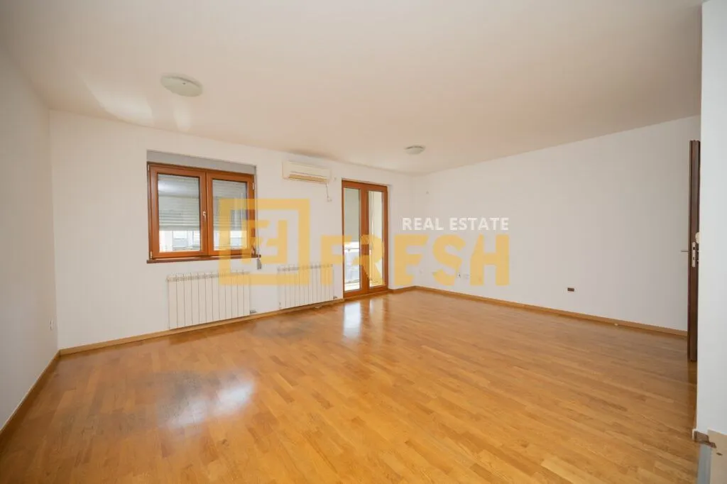 Izdavanje, dvosoban stan, 85m², Tološi, Podgorica
