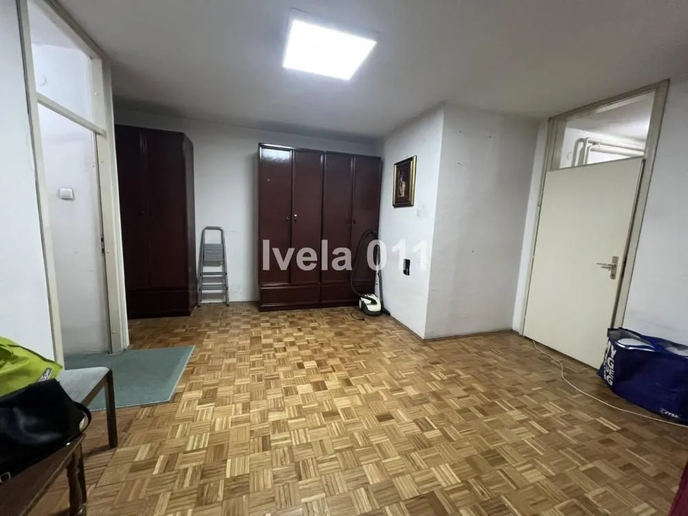 Prodaja, dvosoban stan, 70m², Brace Jerković, Voždovac Sve Podlokacije
