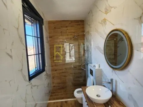 Rent, house, 220m², Gornja Gorica, Podgorica - image 7