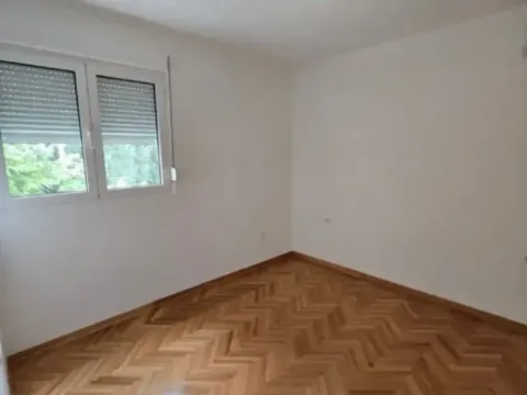 Rent, two bedroom apartment, 74m², Gintaš, Podgorica - image 8