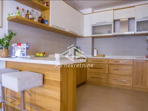 Izdavanje, četvorosoban stan, 93m², Voždovac Sve Podlokacije, Beograd - image 12
