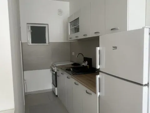 Rent, one bedroom apartment, 36m², Rotkvarija, Novi Sad Sve Podlokacije - image 4