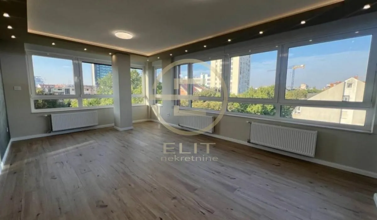 Rent, office space, 101m², Centar, Novi Sad