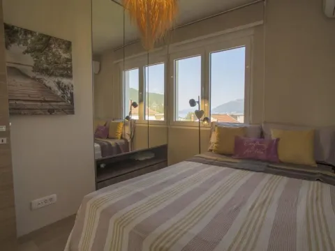 Sale, two bedroom apartment, 64m², Tivat, Crna Gora - image 7