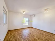 Izdavanje, dvosoban stan, 65m², Stari Aerodrom, Podgorica - image 9