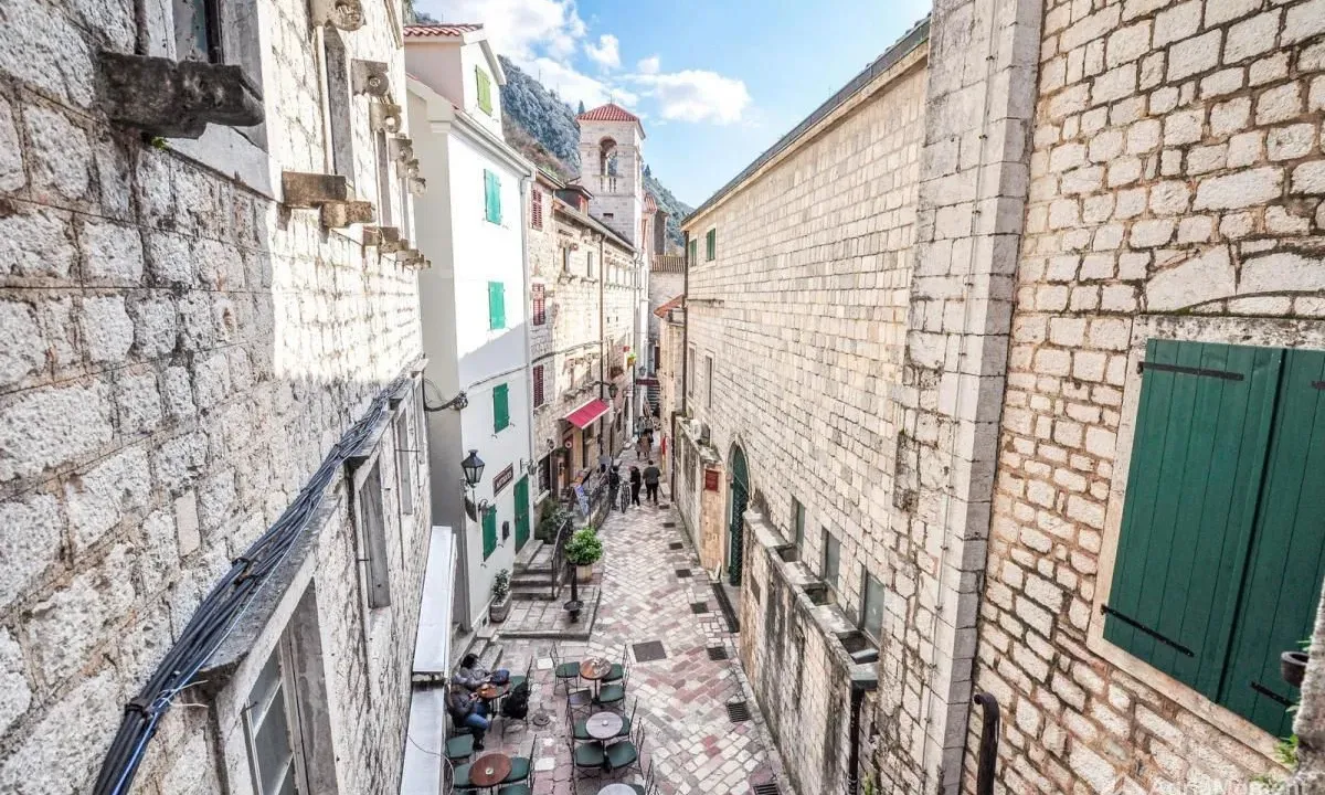 Prodaja, trosoban stan, 88m², Grad, Kotor
