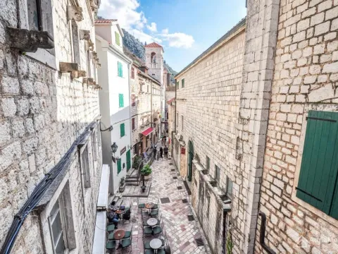 Sale, three bedroom apartment, 88m², Grad, Kotor