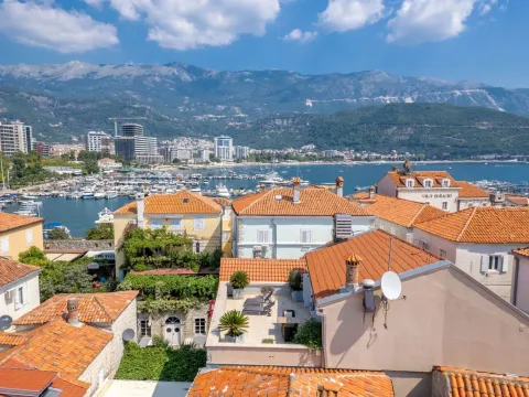 Prodaja, trosoban stan, 192m², Budva, Crna Gora