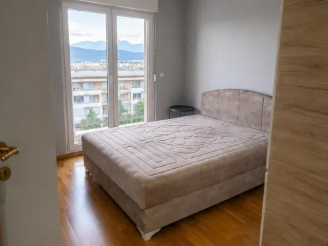Rent, two bedroom apartment, 70m², City Kvart, Podgorica - image 10