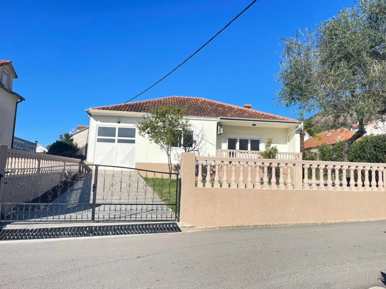 Prodaja, kuća, 187m², Tivat, Crna Gora