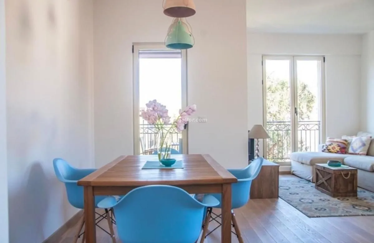 Izdavanje, jednosoban stan, 60m², Tivat, Crna Gora