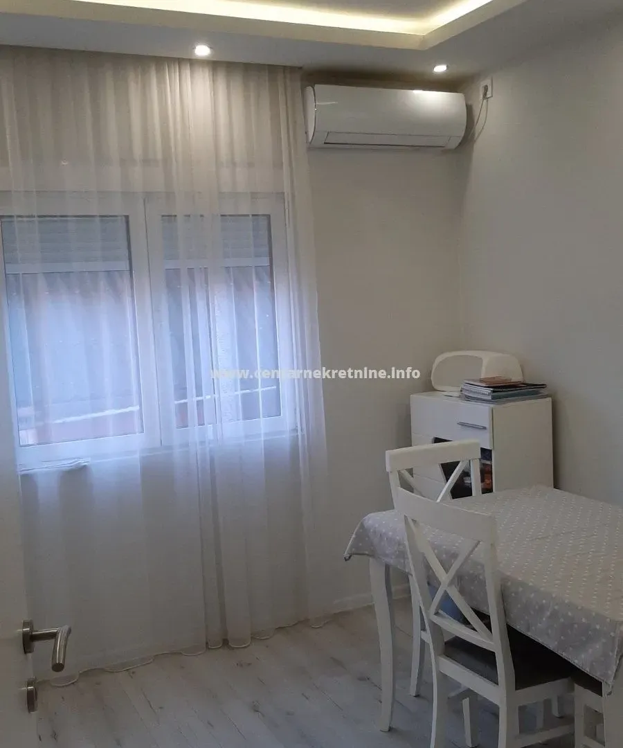Sale, house, 180m², Konik, Podgorica