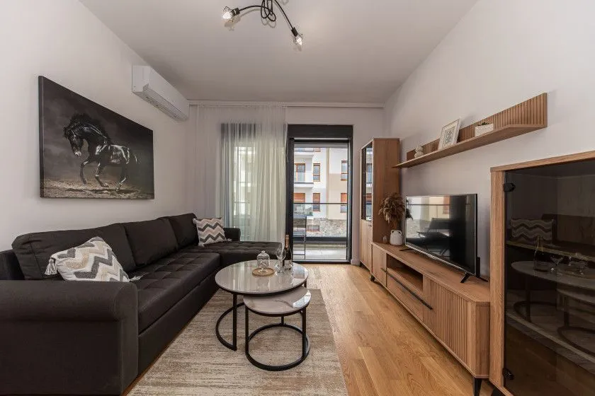 Rent, one bedroom apartment, 43m², Šušanj, Bar