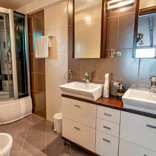 Daily-rent, three bedroom apartment, 300m², Bečići, Budva