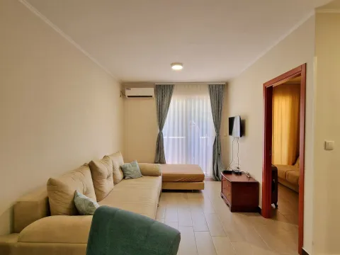 Izdavanje, jednosoban stan, 38m², Bečići, Budva - image 2