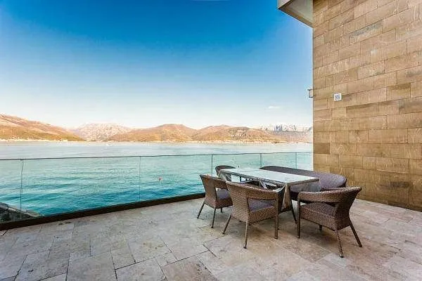 Prodaja, kuća, 240m², Krašići, Tivat