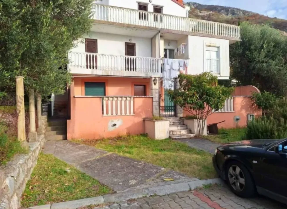 Prodaja, trosoban stan, 116m², Drobnići, Budva
