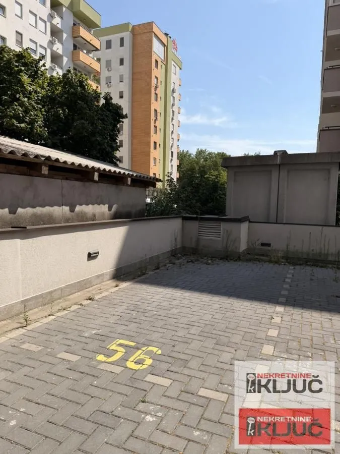 Izdavanje, dvosoban stan, 42m², Rotkvarija, Novi Sad Sve Podlokacije