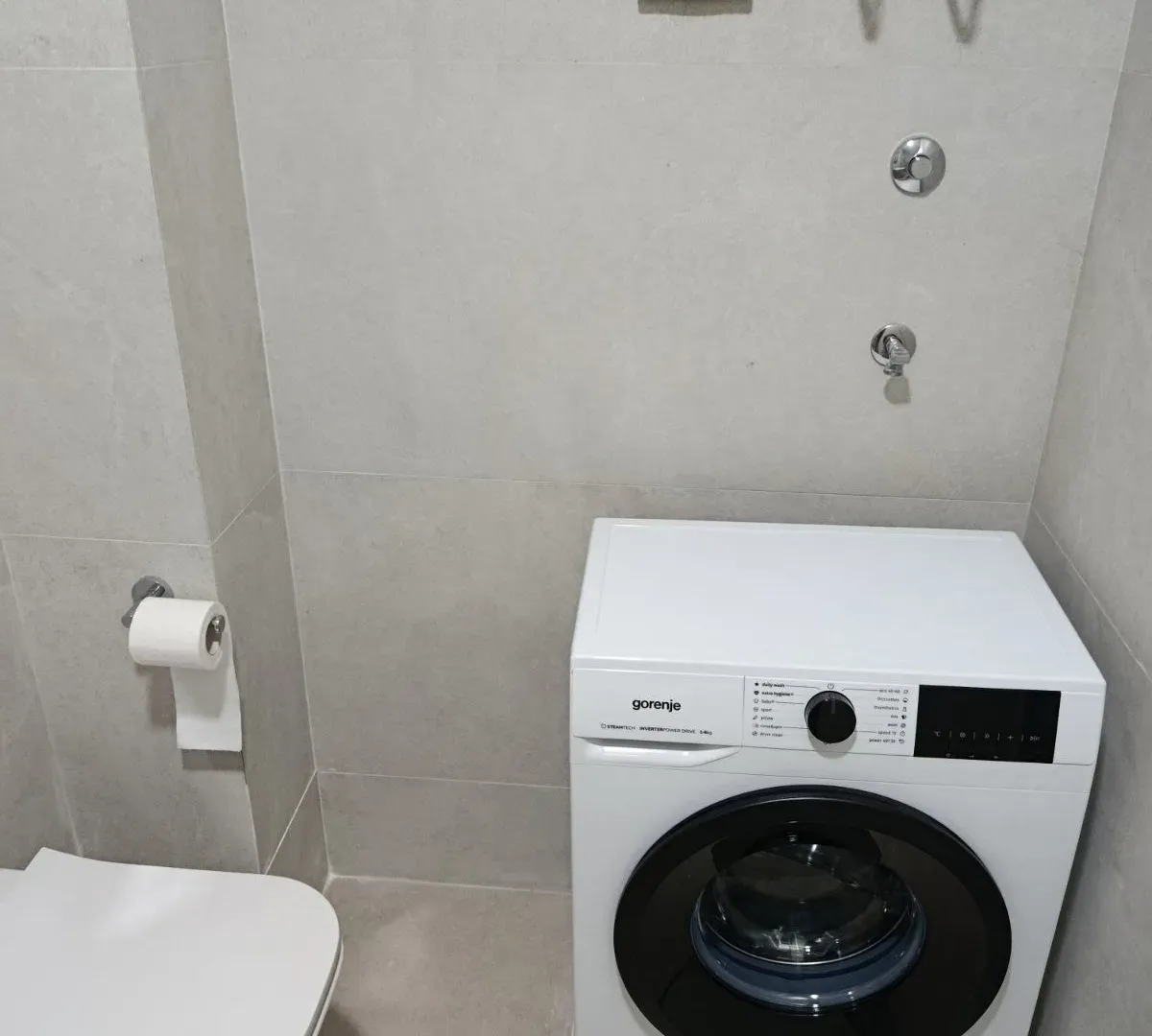 Izdavanje, jednosoban stan, 42m², Stari Aerodrom, Podgorica