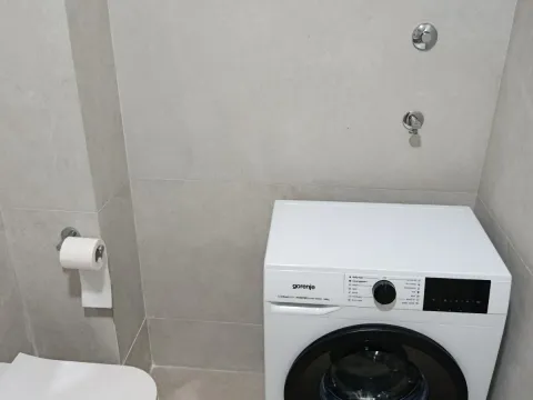 Izdavanje, jednosoban stan, 42m², Stari Aerodrom, Podgorica - image 9