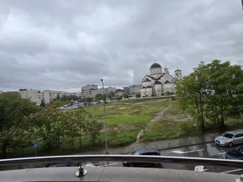 Izdavanje, trosoban stan, 140m², Preko Morače, Podgorica - image 24