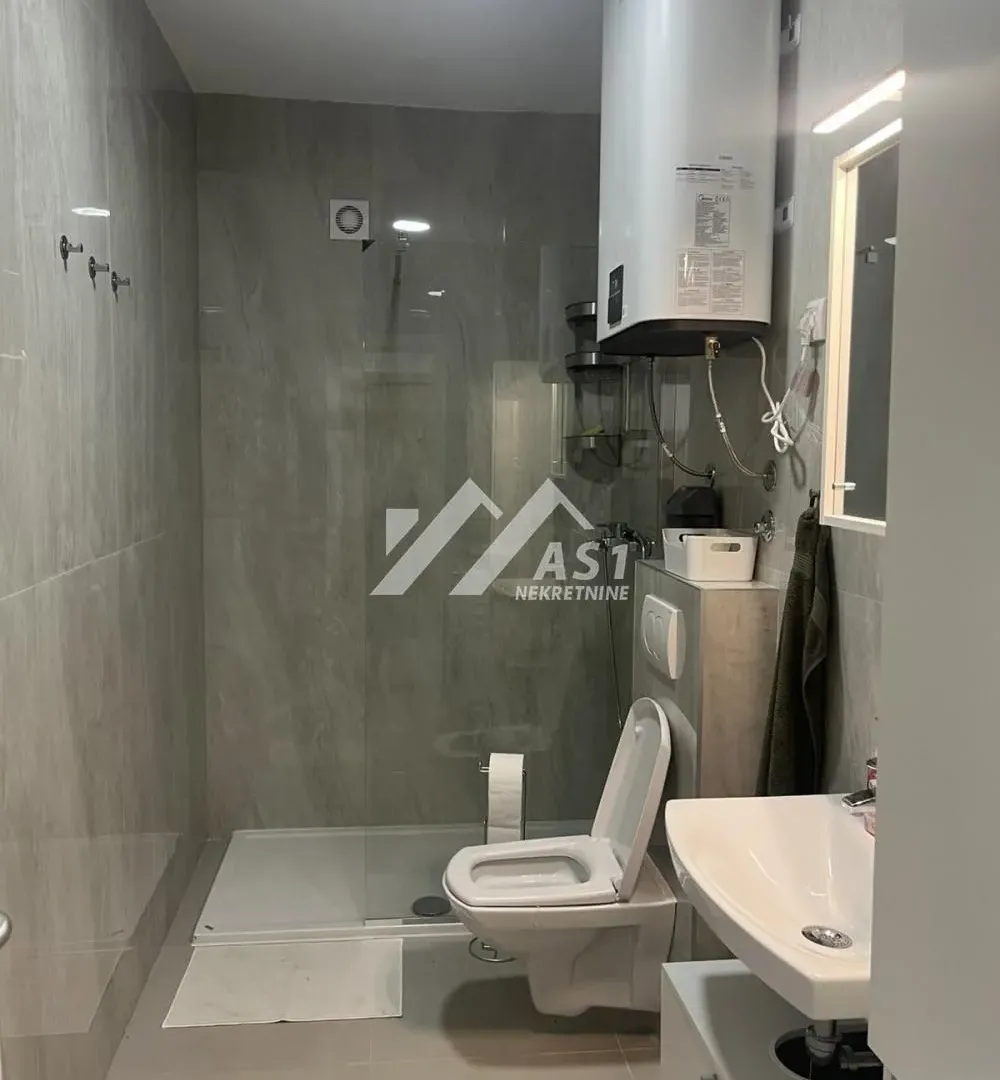 Izdavanje, jednosoban stan, 40m², Podbara, Novi Sad Sve Podlokacije