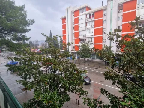Izdavanje, dvosoban stan, 77m², Podgorica, Crna Gora - image 2