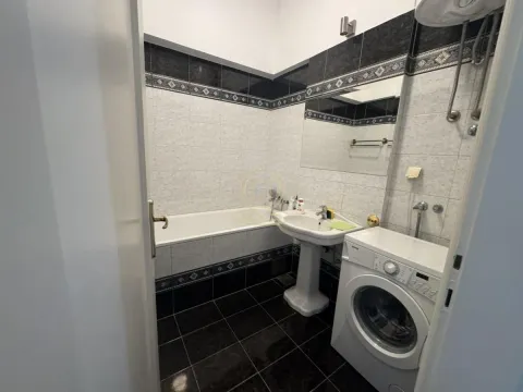 Izdavanje, trosoban stan, 65m², Stari Grad, Beograd - image 10