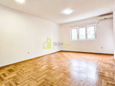 Izdavanje, jednosoban stan, 50m², Pobrežje, Podgorica