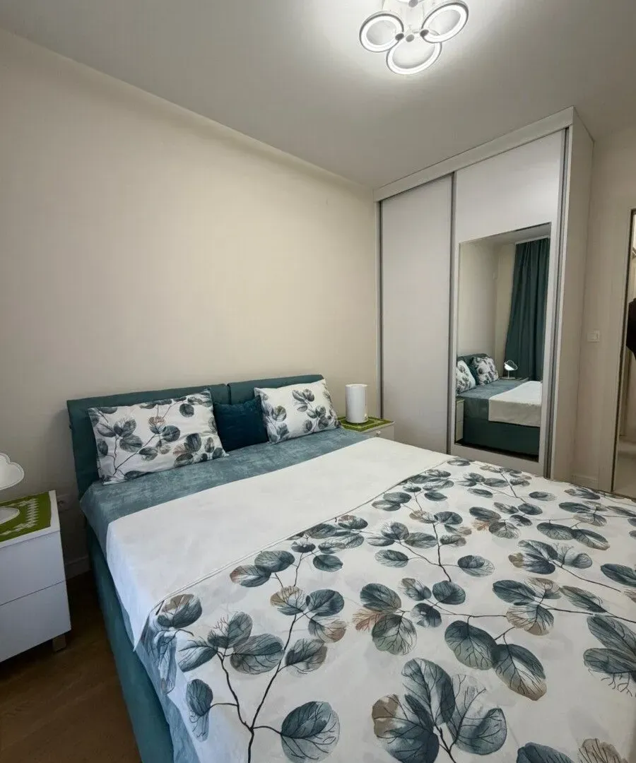 Izdavanje, jednosoban stan, 49m², Central Point, Podgorica