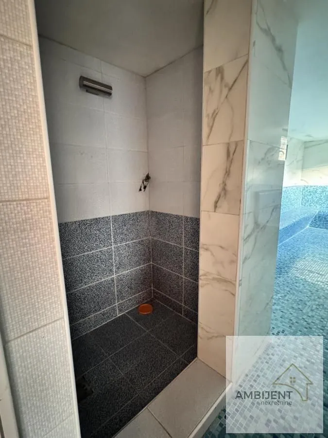 Prodaja, kuća, 203m², Novi Banovci, Stara Pazova