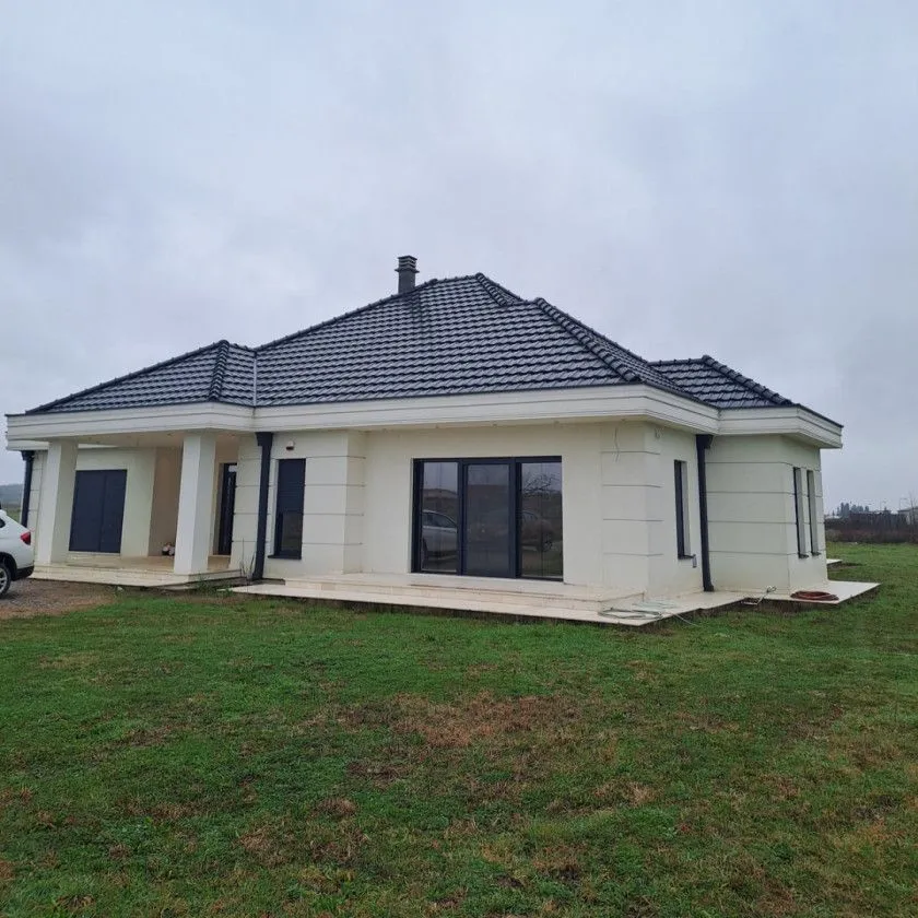 Rent, house, 350m², Donji Kokoti, Podgorica