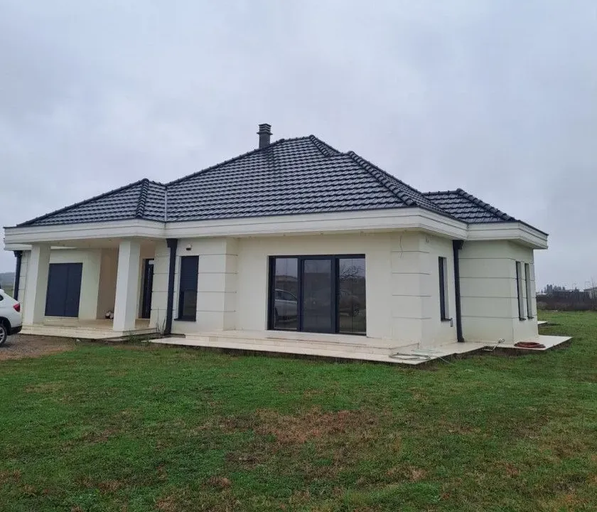 Rent, house, 350m², Donji Kokoti, Podgorica