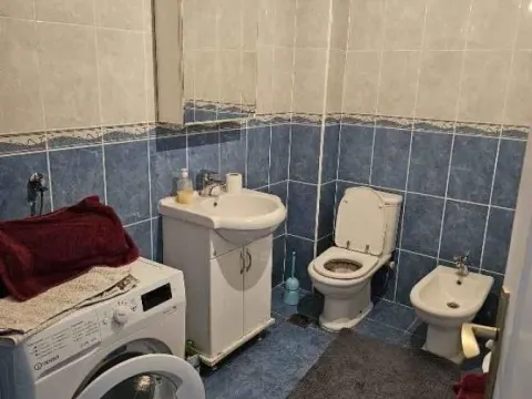 Izdavanje, trosoban stan, 92m², Kluz, Zvezdara Sve Podlokacije - image 9