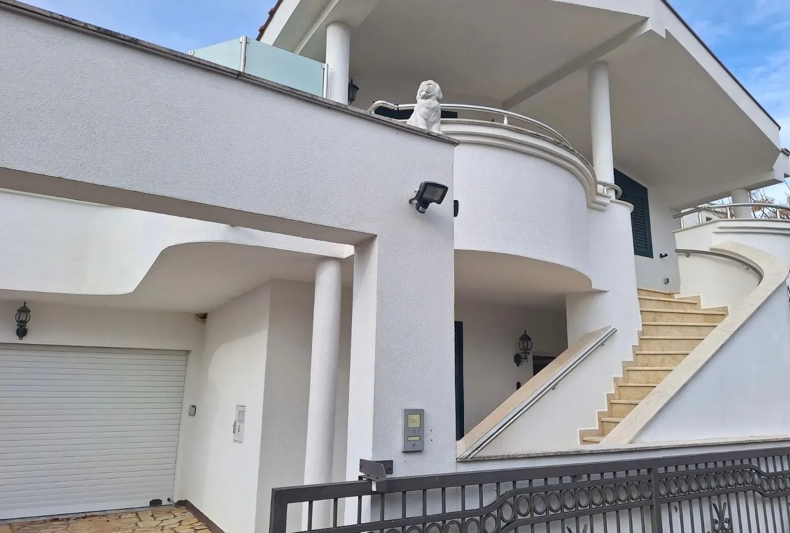 Sale, house, 250m², Velika Plaža, Ulcinj
